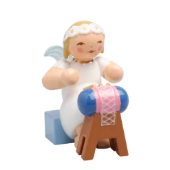 WENDT & KÜHN Wendt & Kühn Kollektion-Margeritenengel, sitzend vor Klöppelsack